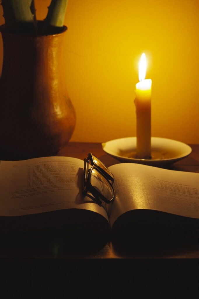 candle, book, read-6942931.jpg